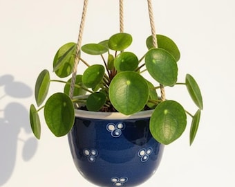 Vintage dansk hängande kruka av Sebastian Ceramic — Koboltblått och vitt stengods — hängande kruka från 70-talet, 50-talets moderna stil