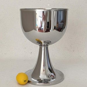 Großer Space Age Übertopf 1970er Jahre Chrom Kelch, Modernist Blumentopf Vintage Mid-Century Silber Ton Pflanzschale Übertopf