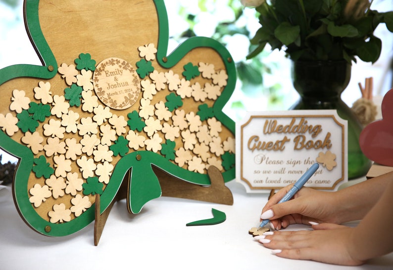 Shamrock Drop Box Guest Book: Green Irish Wedding Clover Keepsake, Saint Patrick's Day Guestbook Bild 7