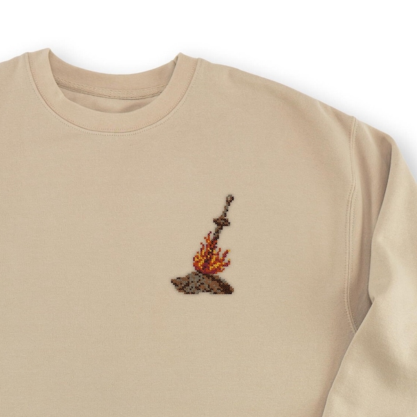 Pull brodé pixel art feu de joie - Pixel Art au point de croix, inspiré de Dark Souls, cadeau pour gamer, vêtements sur le thème du jeu vidéo, pull confortable unisexe