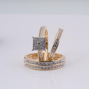 Set of 3 vintage-style stacking rings with dainty crystals in gold plating, elegant Art Deco wedding or promise ring set for her.