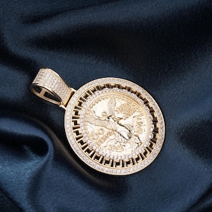 Colgante de moneda de oro de 50 pesos mexicanos, collar de diamantes redondos/moissanita, bisel de cuerda chapado en oro de 14 quilates para joyería de hombres/mujeres sin cadena