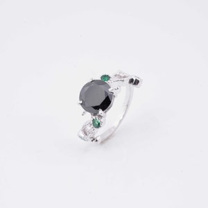 Round Cut Black Diamond 2CT Onyx Women&#39;s Ring , Minimalist Dainty Emerald Wedding Ring 925 Sterling Silver Jewelry