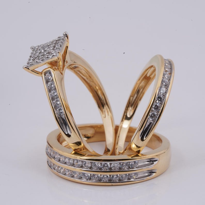 Set of 3 vintage-style stacking rings with dainty crystals in gold plating, elegant Art Deco wedding or promise ring set for her.