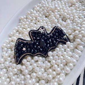 Unique crystal bat brooch_Halloween beaded bat brooch_