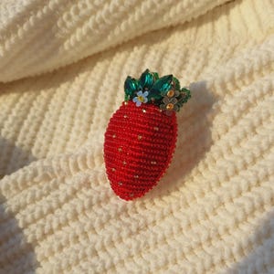 Beaded brooch blooming strawberry / Strawberry jewelry with flowers for flower girls
