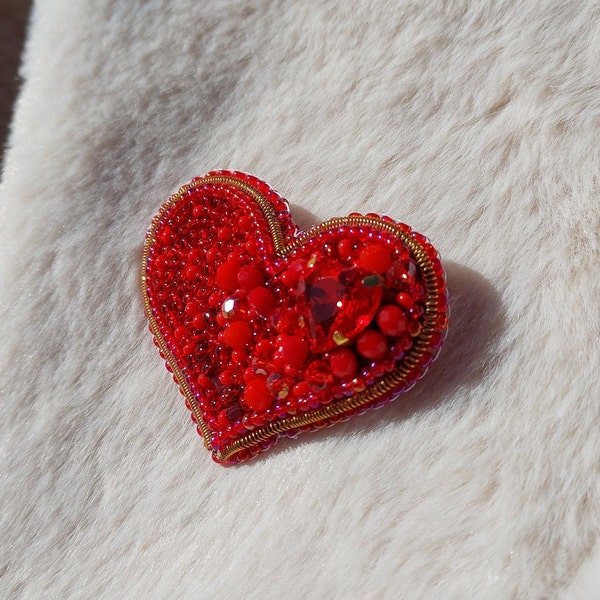 Red heart brooch pin, valentine brooch, elegant brooch, Beaded Embroidery for Lovers