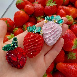 Handmade Beaded Strawberry Brooch_LuxuryUnique Fruit brooch_Beaded berry brooch