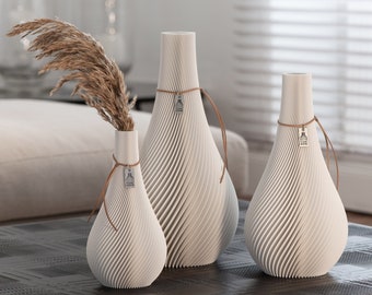 Twist Vase by ICONIC HOME | 3D Vase | Sustainable | Twisted | Decorative Vase | Flower Vase