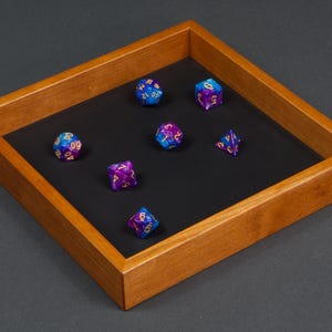 Dice Tray aus Holz und Leder, Kirsche