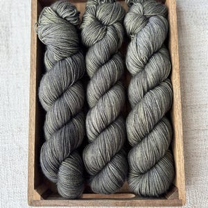 Handgefärbtes Garn, OOAK, Fingering, handgefärbt, Merinowolle & Nylon, 100g/425m