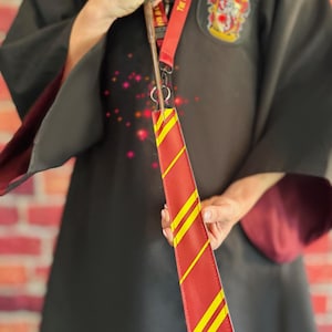 Gryffindor Tie‑Style Wand Holder with Matching Lanyard – Harry Potter Inspired