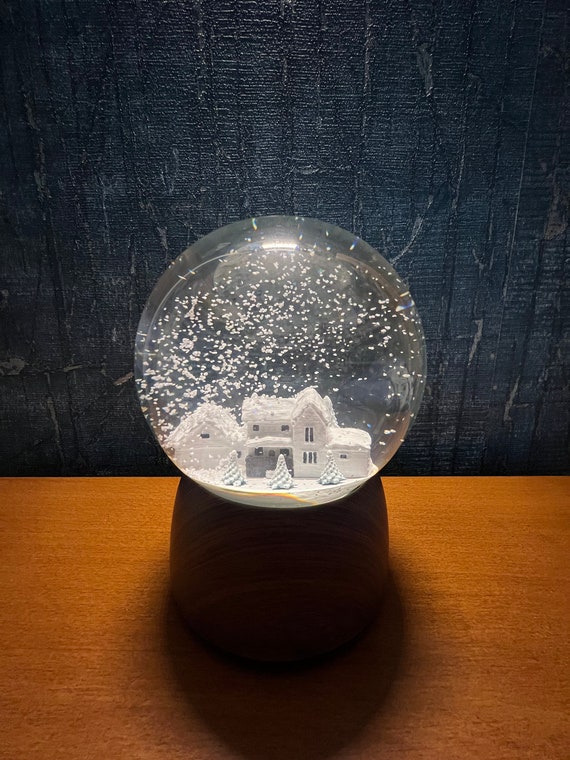 Palla di neve personalizzata Invia una foto della tua casa e immagina che  sia all'interno di una palla di neve. La tua casa in un mappamondo Palla di  neve personalizzata 