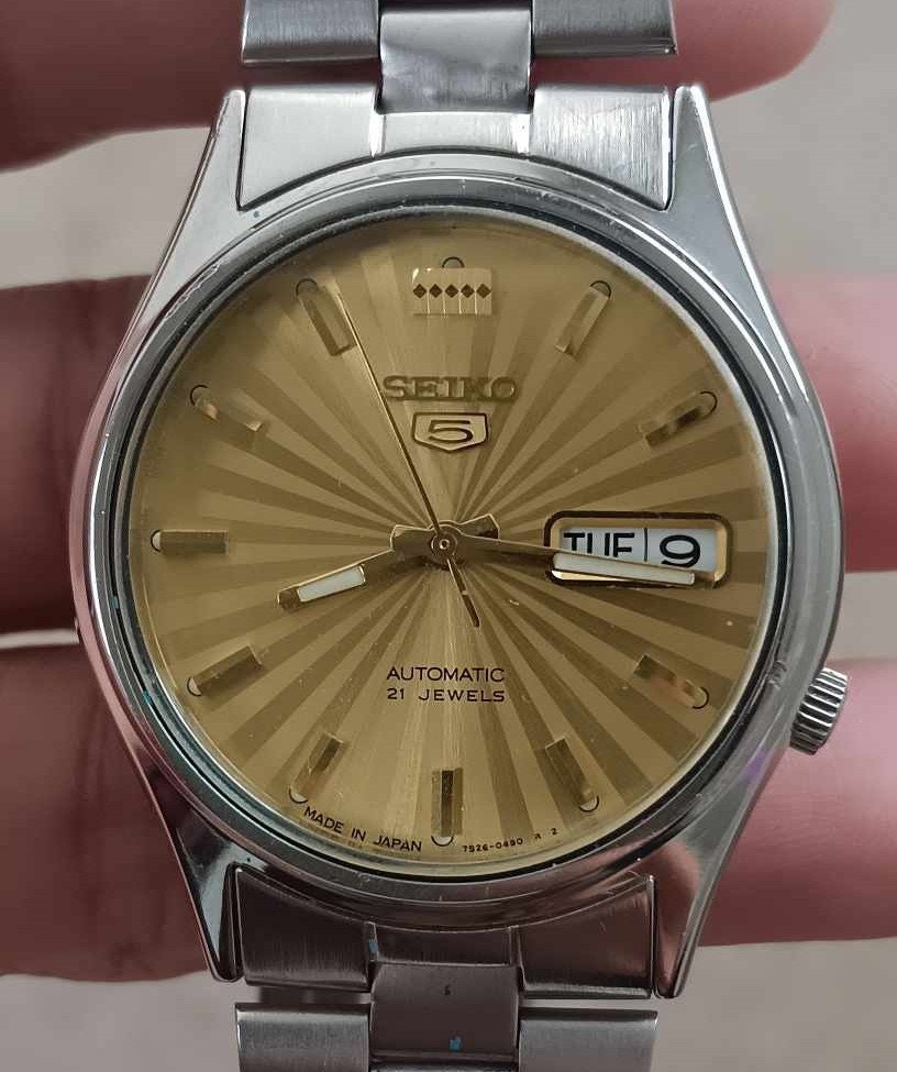 Beautiful Pre-owned Vintage Seiko 5 Automatic 7S26-0490 Gold Dial