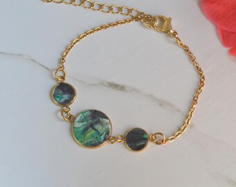 Handcrafted green stud bracelet – unique & handmade jewelry – gift idea for women
