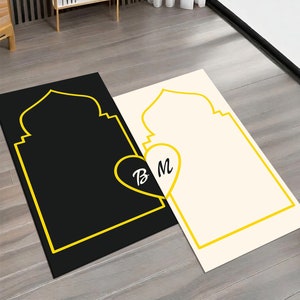 Personalisierter dicker Plüsch-2-Gebetsteppich mit Herz-Design, zwei Liebes-Gebetsmatten-Set, Islamisches Hochzeitsgeschenk, Nikkah-Geschenk für muslimische Paare