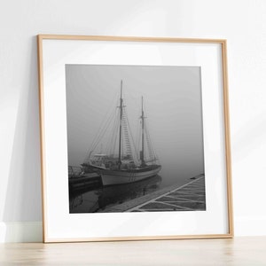 Segelboot Bild, Maritimes Wohnen Wand Kunst Druck, BW Fotografie schwarz weiß Foto sofort digitaler Download