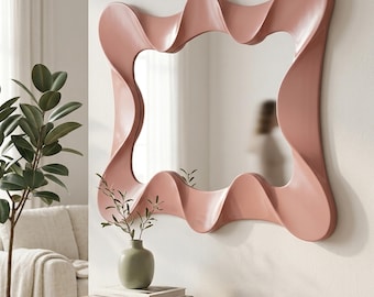 Miroir mural ondulé, décoration organique asymétrique, miroir avec cadre laqué personnalisé