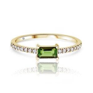Tourmaline baguette Cut, Tourmaline ring, birthstone, solitaire ring, Minimalist ring, Natural Tourmaline, Stackable, vertical ring, Green,