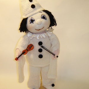 Pierrot doll Handmade Art Doll Pierrot in White Suit with Violin, pierrot figurine, Doll Clothes, Pierrot clown doll