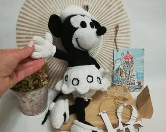 Mini-souris inspirée de « Steamboat Willie »