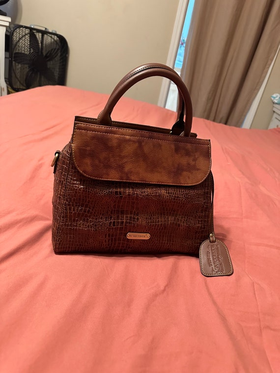 L’ARTISTE PURSE like new condition brown skin