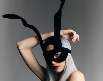 Black Bunny Mask: Gothic Rabbit Masquerade & Festival Accessory