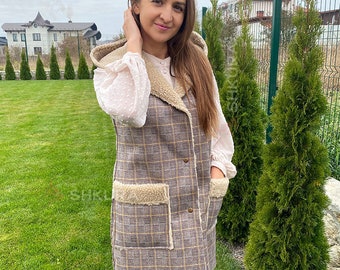 Lammfellweste für Damen, luxuriöse gefütterte Wollweste mit Kapuze