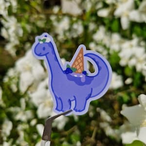 Dinofruitz - Brachiosaure myrtille | Mignon Autocollant Sticker Vinyle Mate Dinosaure Cadeau Papeterie Cute Dino