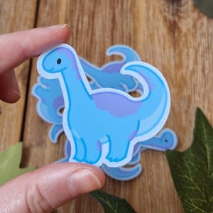 Dinosaure -  Brachiosaure bleu et violet | Cute Autocollant Sticker Vinyl Mate