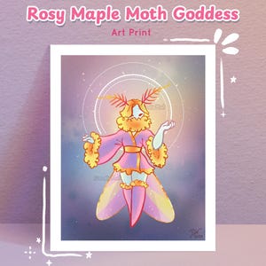 ロジーメープルモス女神 || 虫のキャラクター、蛾の神のイラスト、かわいい蛾のアートワーク、虫好きのためのデジタルプリント、パステルピンクの壁アート