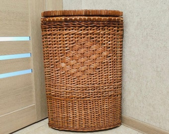 Corner Laundry Basket with Lid, Wicker Laundry Hamper, Natural Storage Basket, Bathroom Organization, Rustic Handwoven Hamper, Gift for Host