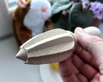 Manual Citrus Juicer, Wooden Citrus Reamer, Minimalist Kitchen Accessory, Gift for Hostess