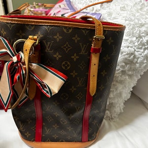 CUSTOM PAINTED LOUIS VUITTON GM MONOGRAM BUCKET BAG