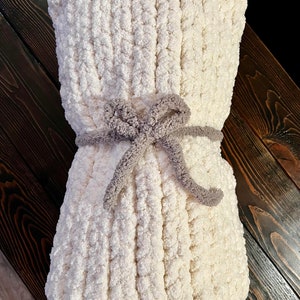 CHUNKY BLANKET PATTERN / Knitting Pattern, Hand Knitting, Easy Pattern, Beginner Friendly, Chunky knit blanket, Boho Decor, Gift Idea,