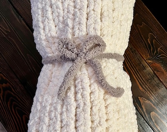 Chunky Knit Blanket Pattern for Beginners - Finger Knitting Throw PDF - Easy Hand Knit Blanket - Instant download