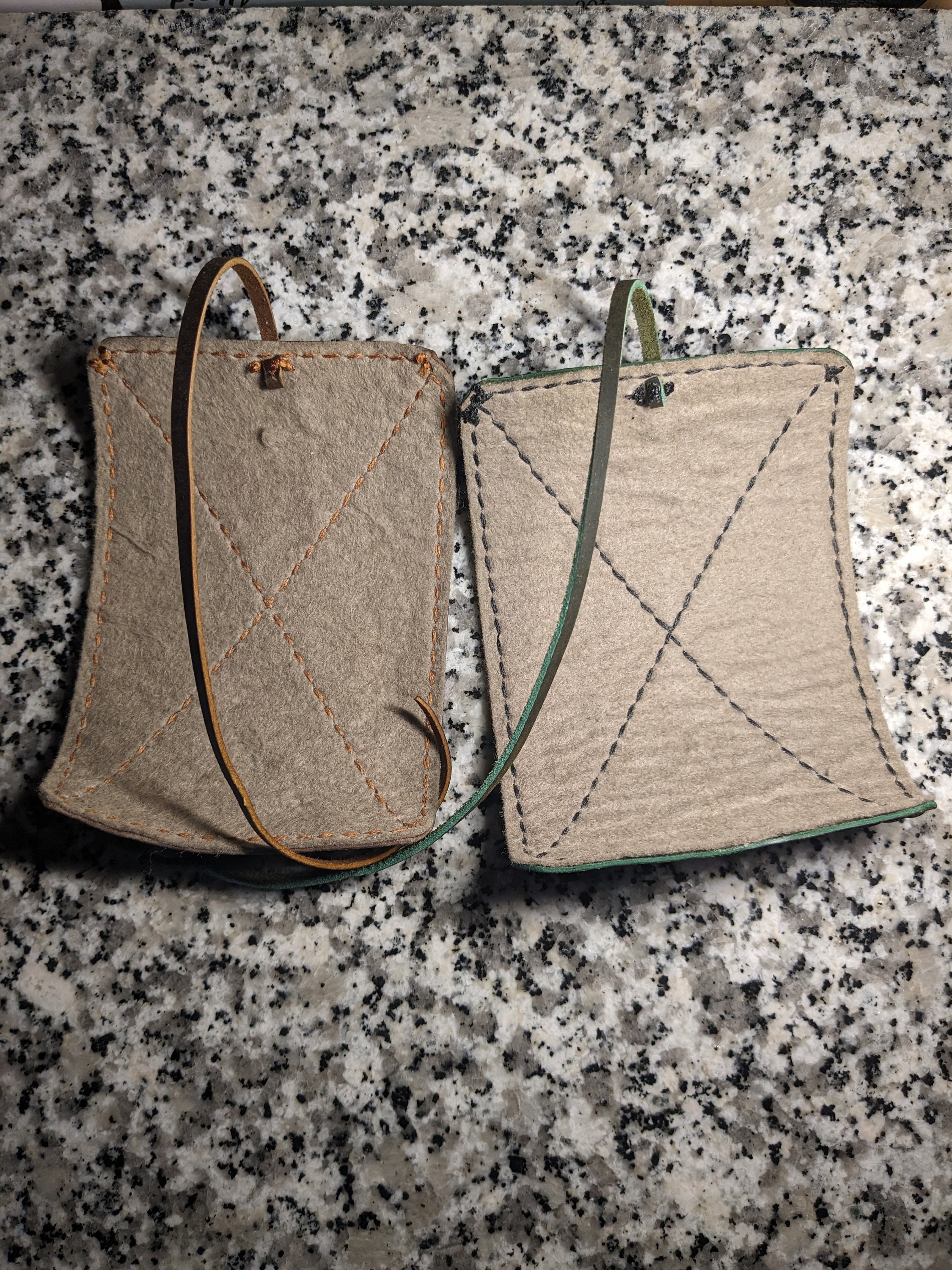 Portefeuilles en cuir - Maryline Lecourtier. Artisan du cuir