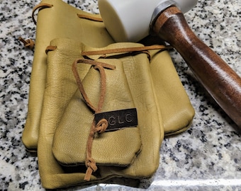 Bolsita de cuero con cordón ajustable - Piel de cabra color tostado - Hecha a mano - Cuero estadounidense - Hecha a mano en New Hampshire - Bolsita multiusos - Hecha a mano bajo pedido