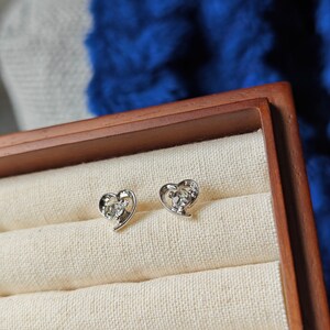 UK Verkäufer 925 Silberohrringe, niedliche kleine Goldohrringe, zierliche Ohrringe, Herzohrringe, Zirkonohrringe, Silberohrringe, Ohrsteckerohrringe