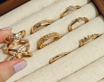 Vendeur britannique ! Ensemble de 7 bagues en or et zirconiums, ensemble de bagues en or, cadeau pour elle Ensemble de bagues midi en or, ensemble de bagues bohèmes, bagues empilables, bague à empiler