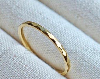 Elegant Laser-Cut Titanium Ring for Couples | Hypoallergenic & Waterproof | Sparkling Diamond Pattern stackable ring