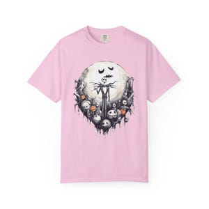 Camiseta de Halloween con colores reconfortantes, camiseta de Jack Skellington, top gráfico de estilo vintage, camiseta espeluznante de Pesadilla antes de Navidad, Halloween gótico imagen 4