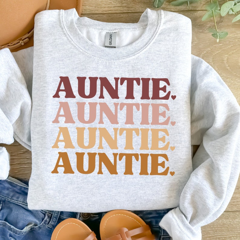 Cool Aunts Club T-Shirt For Women - Funny Oversized Auntie Shirt With Letter Print - Perfect Aunt Gift Tee - View #3
