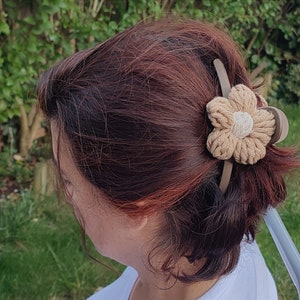 Big Hair Claw Clips for women hair /Knitted Flower Jaw Clips/ Cute Hair Clamps Ponytail Holder Shark Clips/Women Hair Accessories