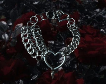 ARMBAND „ABYSSAL LOVE“, Herzarmband aus Edelstahl, Mesh-Rippenarmband, Gothic/Alternative-Accessoire, persisch 4 in 1