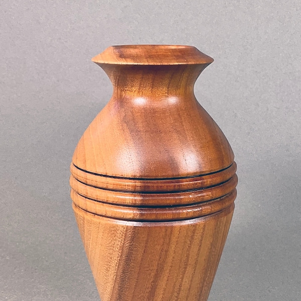 Elegant Pear Wood Vase - Handcrafted Turned Wood Art - Modern Home Decor - Sleek Wooden Flower Vase