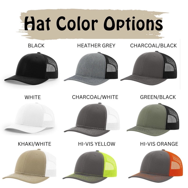 K&ouml;nnte beinhalten: Eine Auswahl von zehn verschiedenenfarbigen Baseballkappen mit Netzr&uuml;cken. Die Kappen sind in drei Reihen zu je drei angeordnet, mit dem Text "Hat Color Options" oben. Die Farben umfassen Schwarz, Heather Grey, Anthrazit/Schwarz, Wei&szlig;, Anthrazit/Wei&szlig;, Gr&uuml;n/Schwarz, Khaki/Wei&szlig;, Hi-Vis Gelb und Hi-Vis Orange.