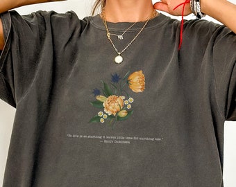 Comfort Colors® Emily Dickinson Light Academia Blumenmarkt Ästhetische Kleidung Indie Wildflower Shirt Blumen T-Shirt Geschenk für English Major