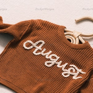 Massgeschneiderter Baby Pulli: Handgestickter Name & Monogramm Ein wertvolles Geschenk von Tante an Ihren Kleinen Bild 4