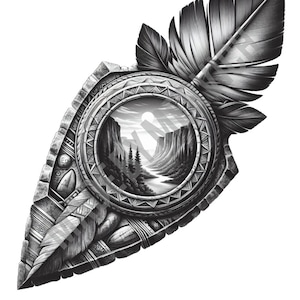 Op de afbeelding: Een zwart-witte illustratie van een indiaanse pijlpunt met een veer erop. Binnen in de pijlpunt bevindt zich een rond venster met uitzicht op een bergketen en een rivier.